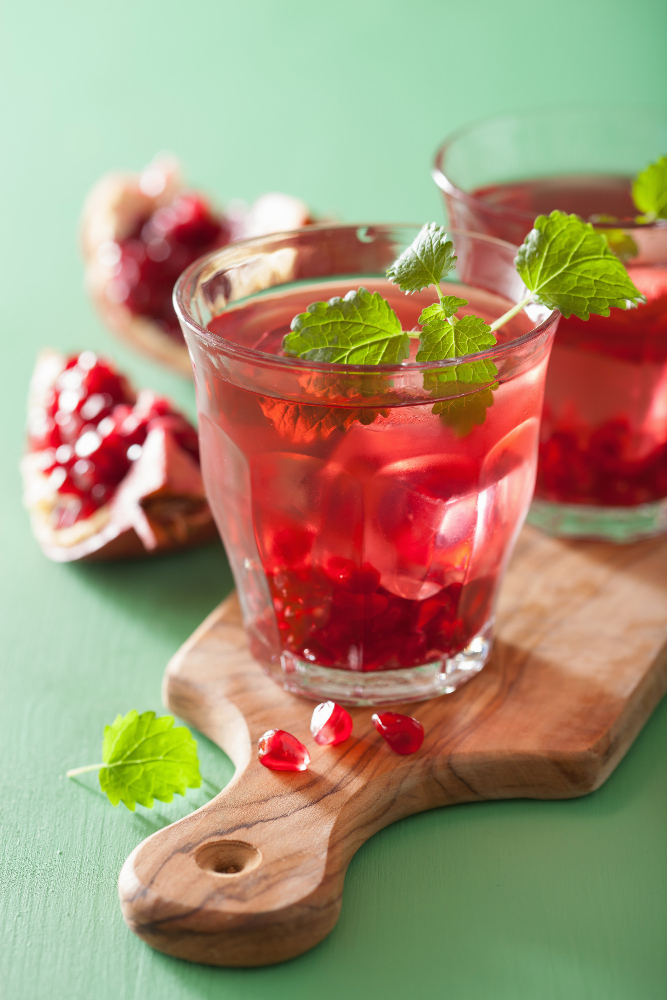 Pomegranate & Mint Tea That Wakes Everything Up